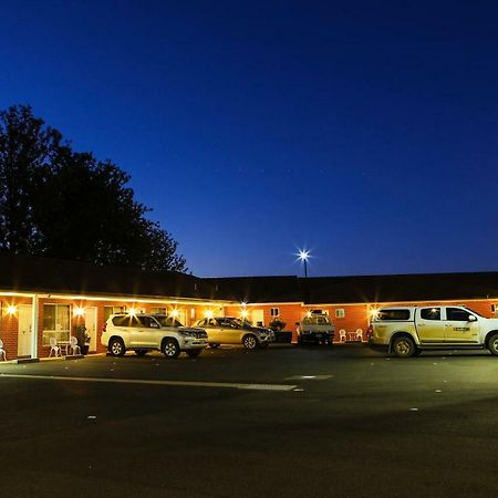 Akuna Motor Inn And Apartments Dubbo Zewnętrze zdjęcie