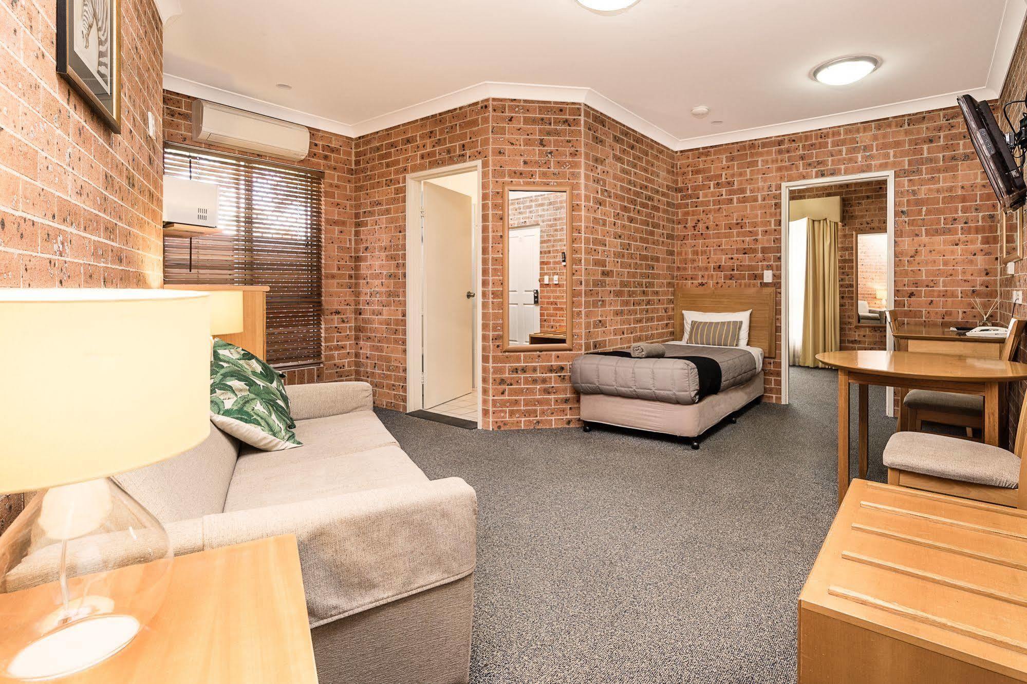 Akuna Motor Inn And Apartments Dubbo Zewnętrze zdjęcie