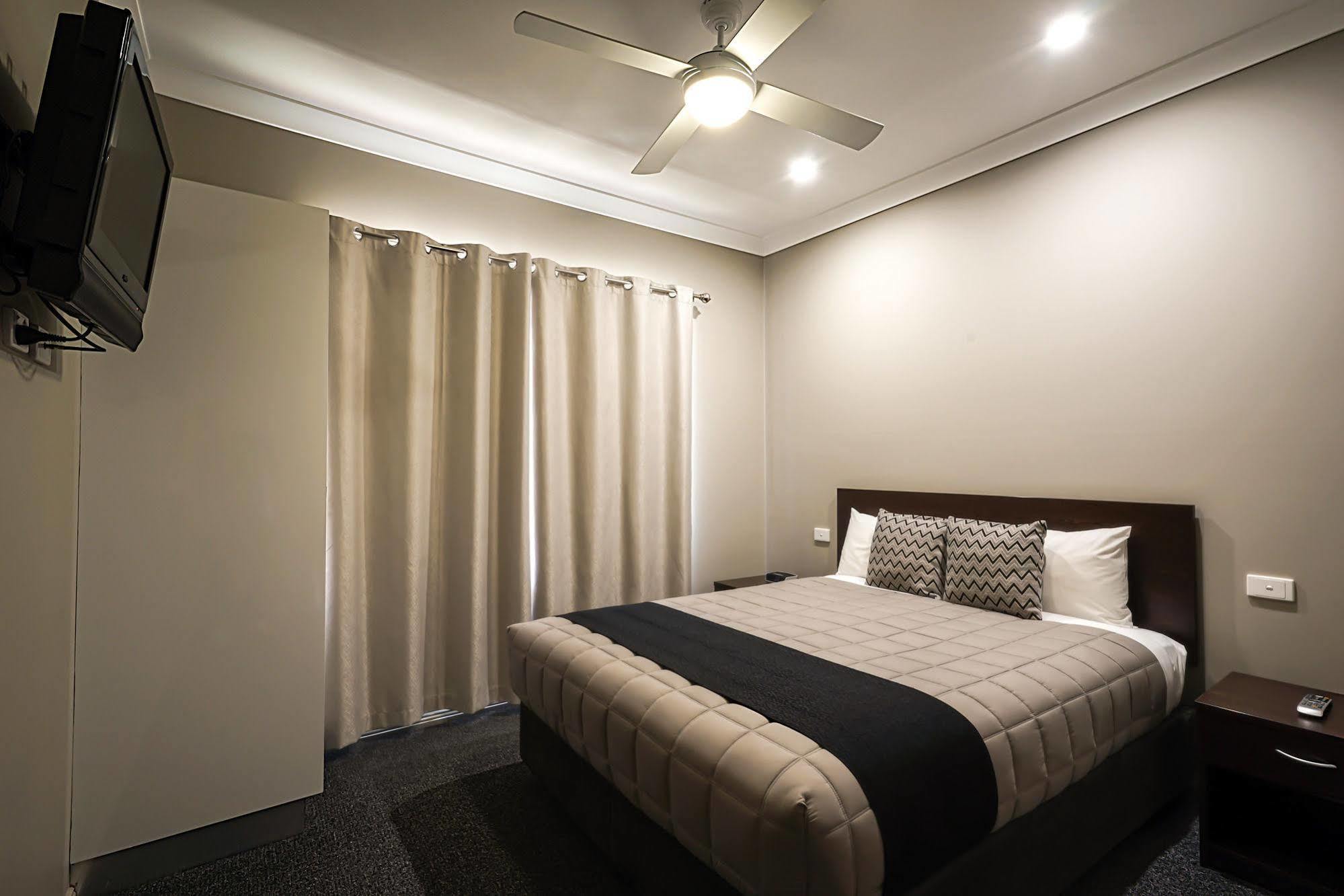 Akuna Motor Inn And Apartments Dubbo Zewnętrze zdjęcie